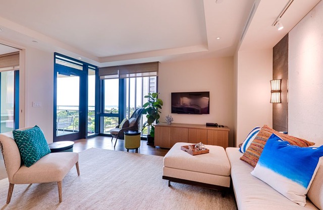 Newly renovated luxurious one bedroom with den unit in Park Lane