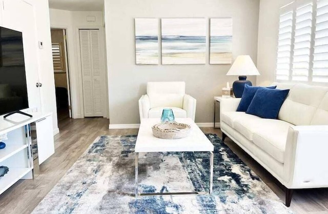 Newly Renovated - Modern Apartment 3 of 4