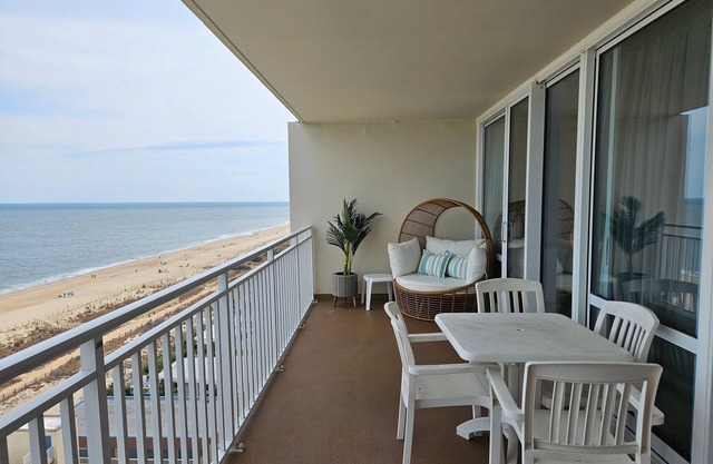 🏖️Newly Renovated Ocean Front Unit Indoor Pool, Ice Skating, Video Archade 🏖️