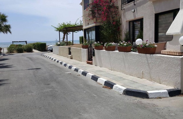 Newly renovated two bedrooms beach house
