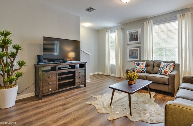 Newly Updated Condo, Minutes to Disney/Universal!
