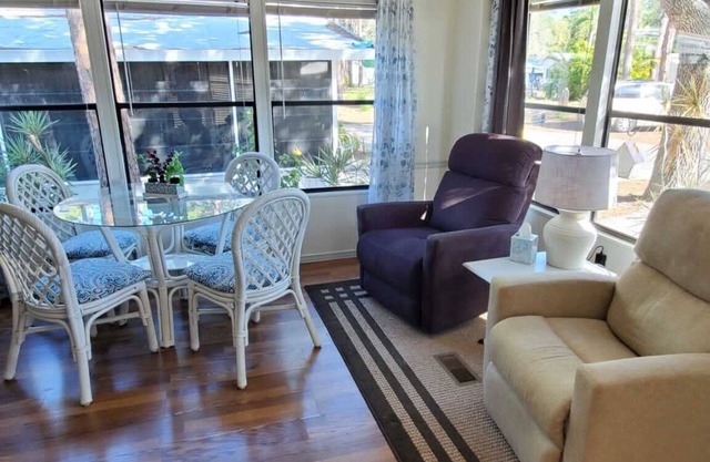 Newly updated in family/pet friendly resort with all the amenities - near beach!