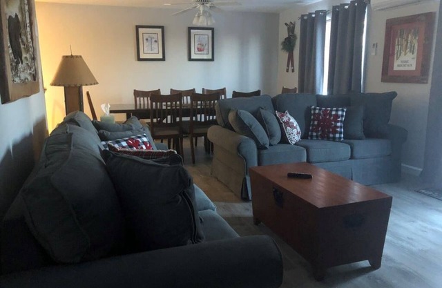 Newly updated unit with great qualities