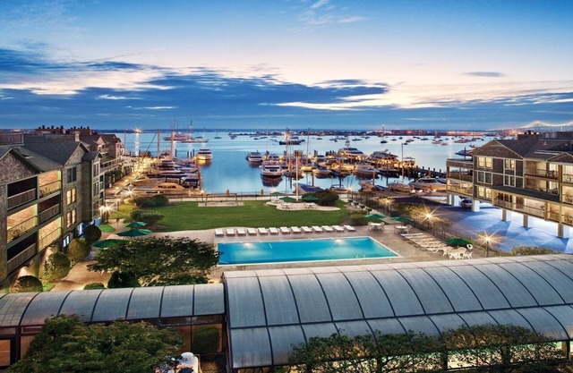 Newport Onshore: RI 2BR Coastal Resort Escape