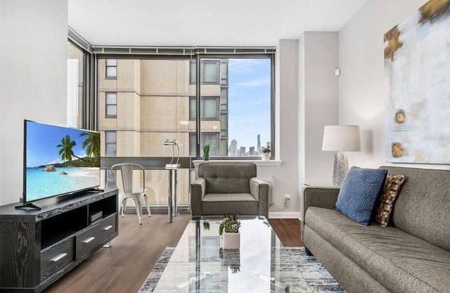 Newport PATH 2 BR | Club room with billiards
