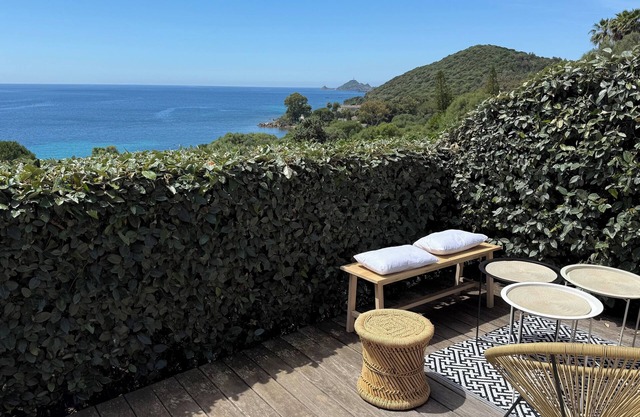 nHouse with sea view in a residence including a pool, 5 mn walk from the beach.