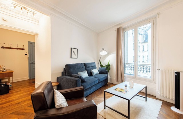 Nice and large apartment near the famous Moulin Rouge and metro in Montmartre
