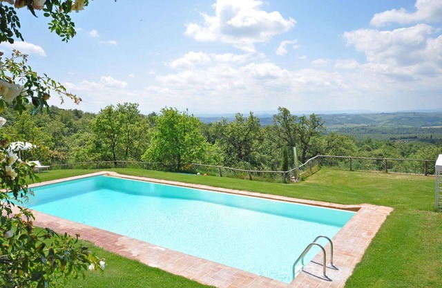 Nice apartment for 3 guests with WIFI, pool, pets allowed, panoramic view and parking