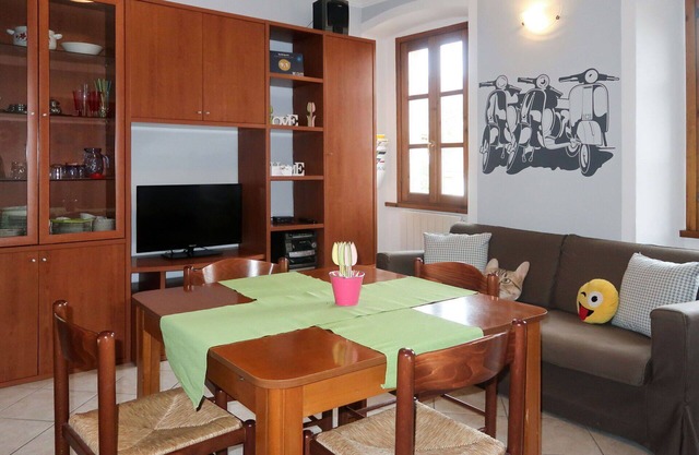 Nice apartment for 4 guests with WIFI, TV, pets allowed and parking