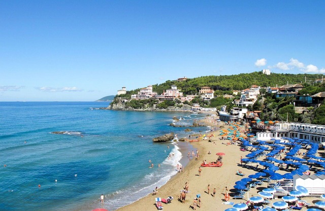Nice apartment in villa for 4 people with A/C, WIFI, TV, terrace, pets allowed and parking