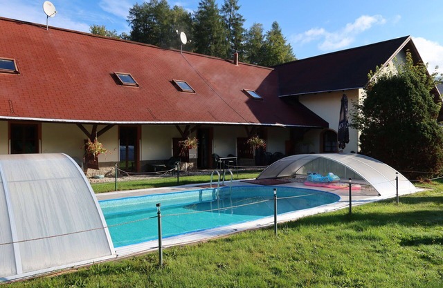 Nice apartment for 4 people with pool, WIFI, TV, patio and parking