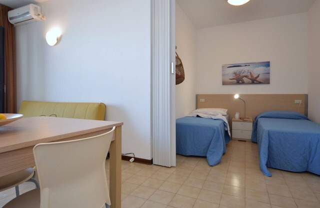 Nice apartment for 4 guests with pool, A/C, TV, terrace and pets allowed