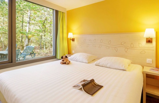 Nice apartment in villa for 8 people with pool, WIFI, TV and terrace