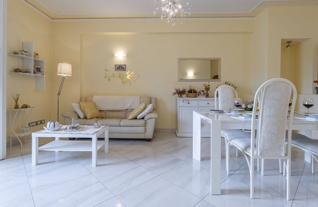 Nice apartment for 6 people with WIFI, A/C, TV, terrace and pets allowed