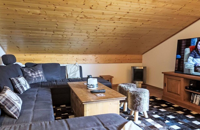 Nice apartment for 6 people with WIFI, TV, balcony and panoramic view