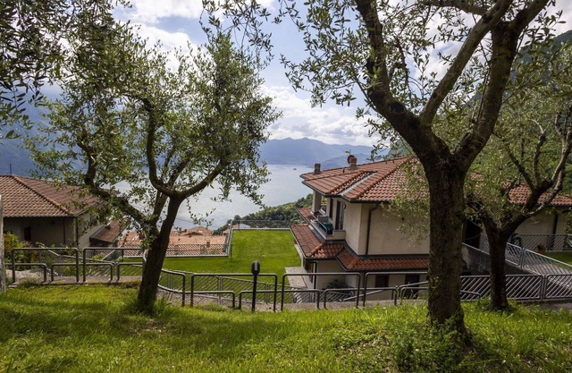 Nice apartment for 5 guests with hot tub, WIFI, TV, patio, pets allowed and parking