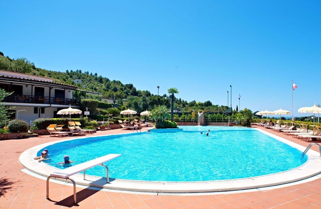 Nice apartment for 2 guests with A/C, pool, WIFI, TV and pets allowed