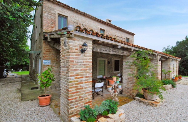 Nice apartment for 2 people with WIFI, A/C, pool, TV, patio and pets allowed