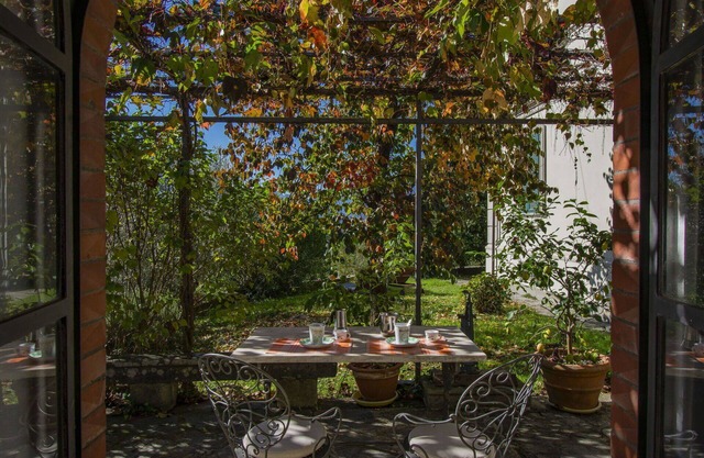 Nice apartment for 2 people with private pool, TV, patio and pets allowed