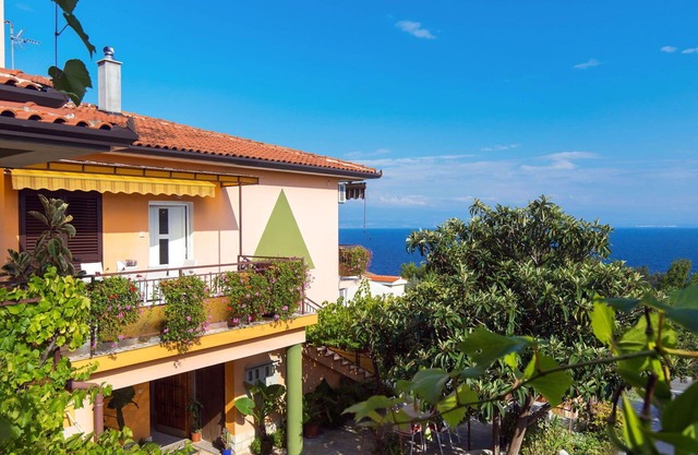Nice apartment for 4 guests with WIFI, A/C, TV and terrace