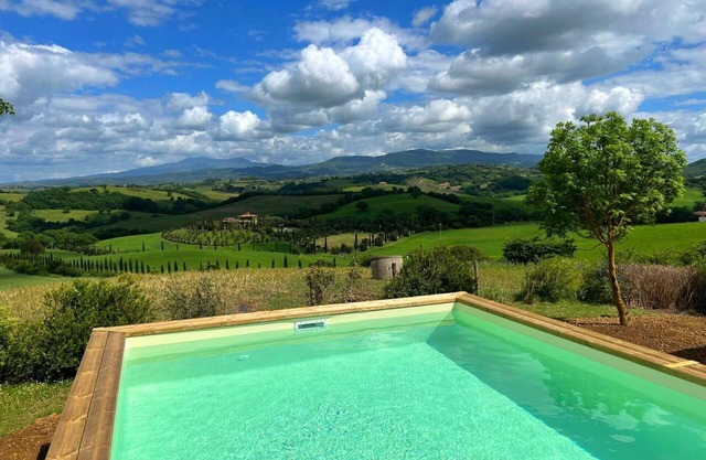 Nice apartment for 4 guests with A/C, pool, TV, pets allowed and parking