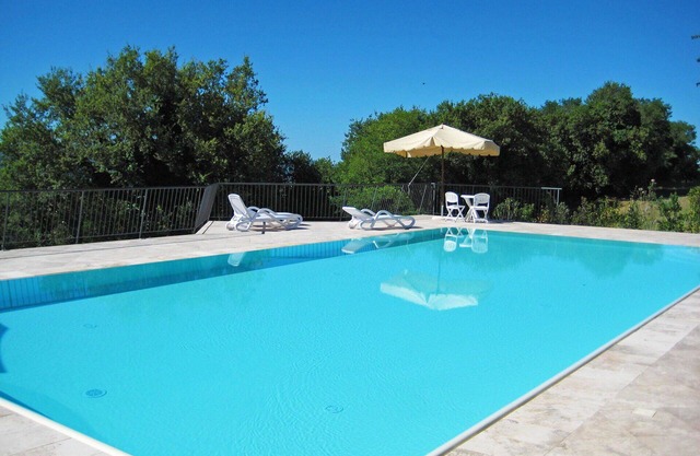Nice apartment for 4 people with WIFI, pool, TV, pets allowed and parking, close to San Gimignano