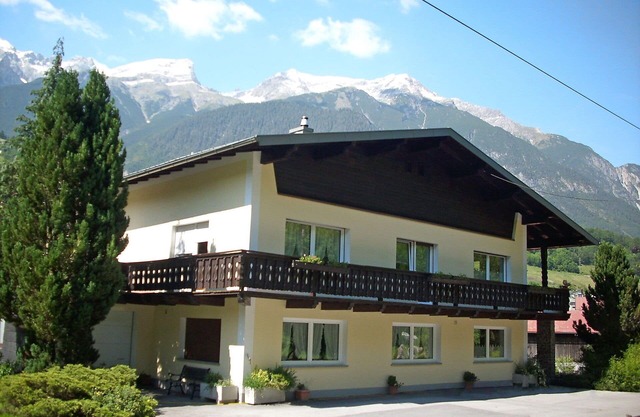 Nice apartment for 4 people with WIFI, TV, patio, pets allowed and panoramic view