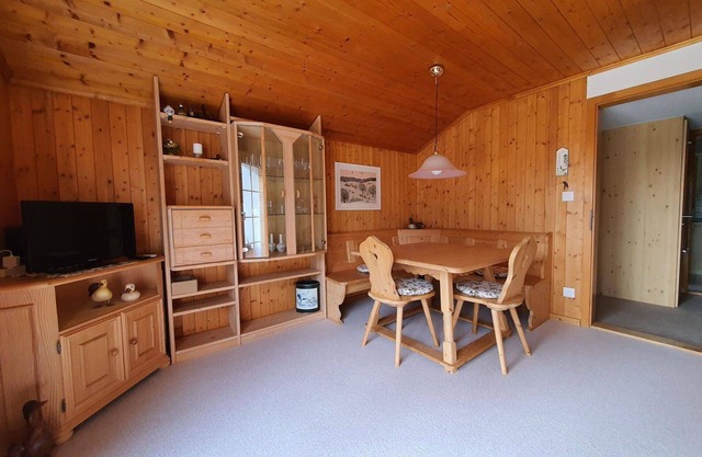 Nice apartment for 5 people with WIFI, TV, balcony and pets allowed