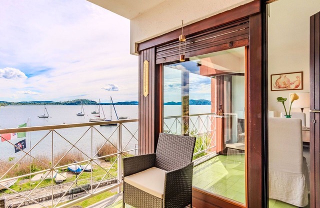 Nice apartment for 5 guests with WIFI, pool, TV, balcony, pets allowed and parking