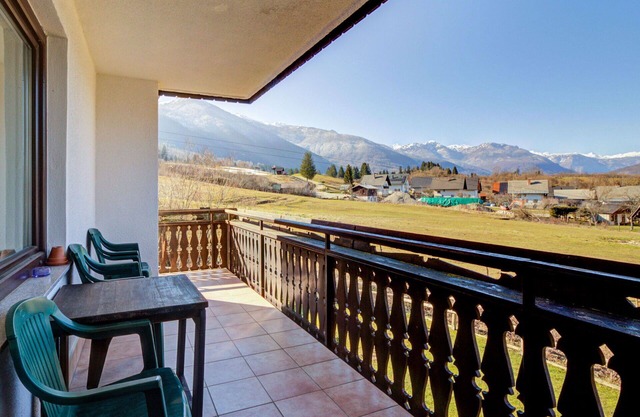 Nice apartment for 5 guests with WIFI, TV, balcony, pets allowed and panoramic view