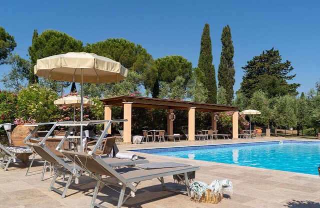 Nice apartment for 6 guests with A/C, WIFI, pool, TV, pets allowed and panoramic view