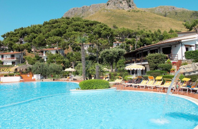 Nice apartment for 6 guests with A/C, pool, WIFI, TV, terrace and pets allowed