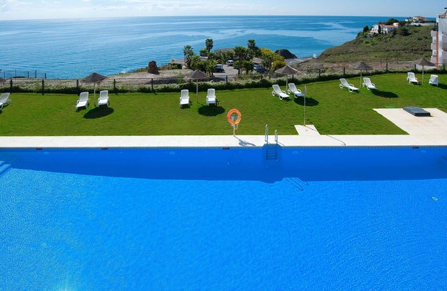 Nice apartment for 6 people with pool, WIFI, A/C, TV, terrace, pets allowed and parking