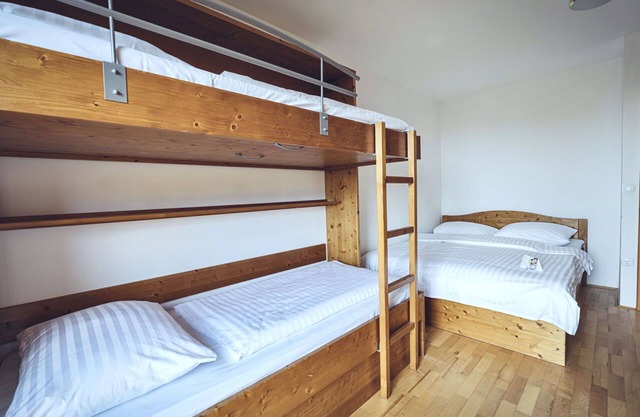 Nice apartment for 7 guests with WIFI, pool, TV, balcony, pets allowed and panoramic view