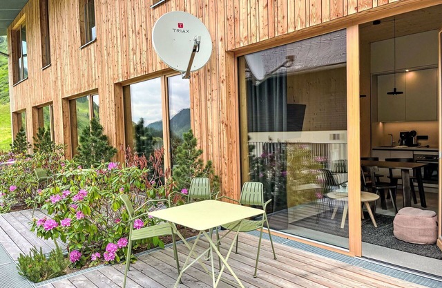 Nice apartment for 4 guests with WIFI, TV, terrace, pets allowed and parking