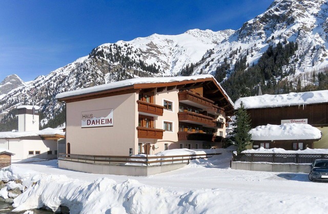 Nice apartment for 5 guests with WIFI, TV, terrace, pets allowed and parking