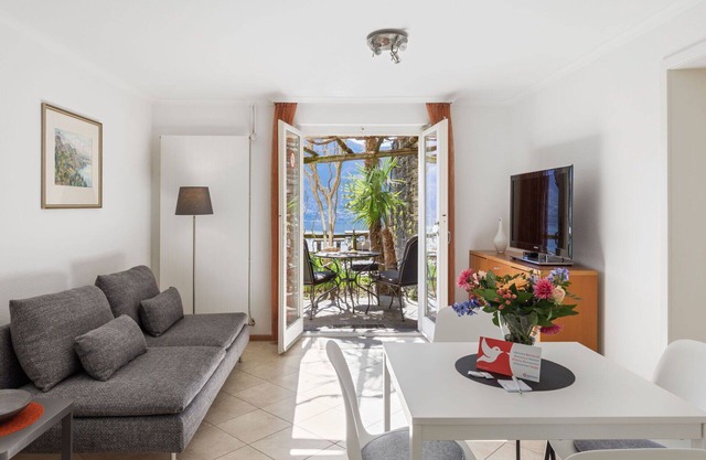 Nice apartment for 4 people with WIFI, TV, patio, pets allowed, panoramic view and parking