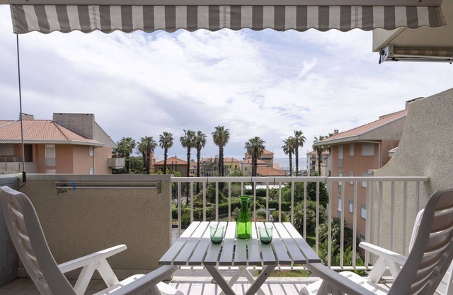 Nice apartment for 5 guests with WIFI, TV, balcony and pets allowed