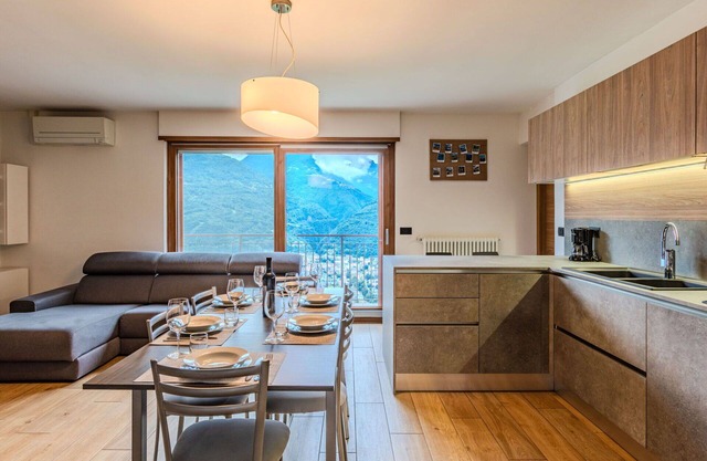 Nice apartment for 6 guests with WIFI, A/C, TV, patio and pets allowed