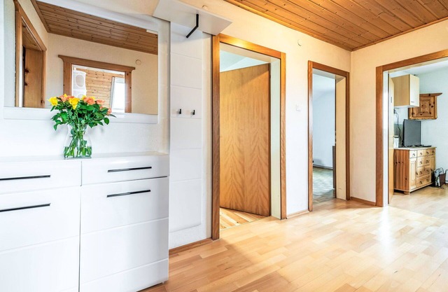 Nice apartment in villa for 6 guests with WIFI, TV and parking