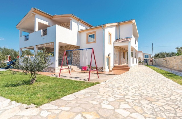 Nice apartment in Biograd with WiFi