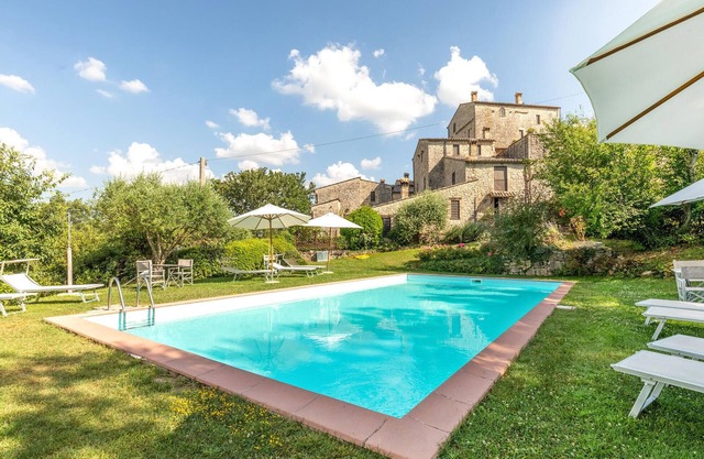 Nice apartment in Todi (PG) with WiFi