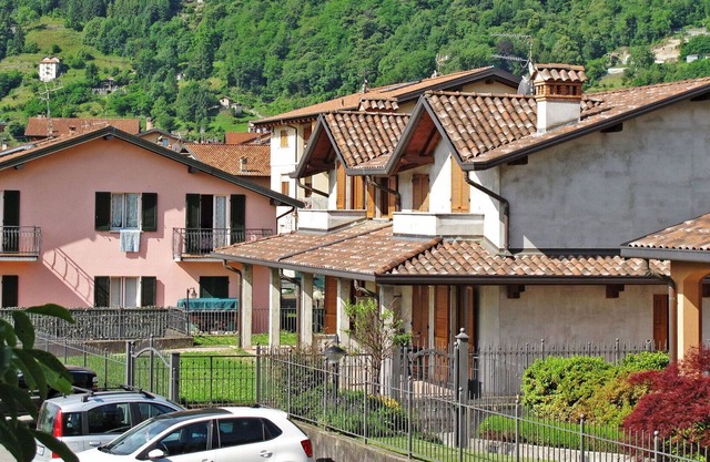 Nice apartment in villa for 8 guests with WIFI, TV, terrace and parking
