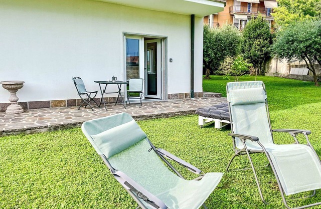 Nice apartment for 4 people with WIFI, A/C, TV and patio