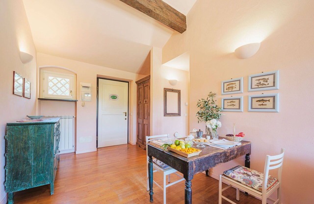 Nice apartment in villa for 4 people with WIFI, TV and pets allowed