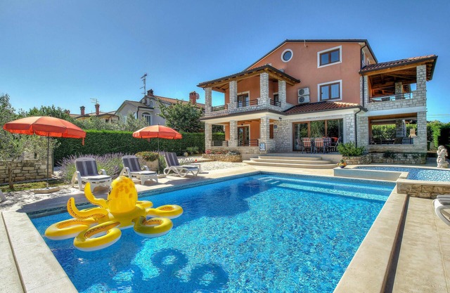 Nice home in Buje with WiFi