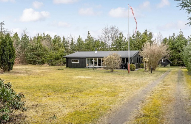 Nice home in Hals with WiFi