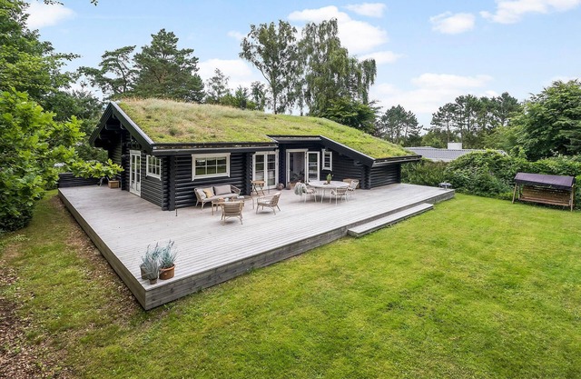 Nice home in Hornbæk with WiFi
