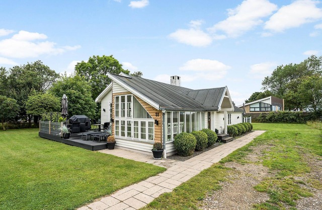 Nice home in Juelsminde with WiFi