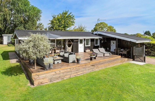 Nice home in Juelsminde with WiFi